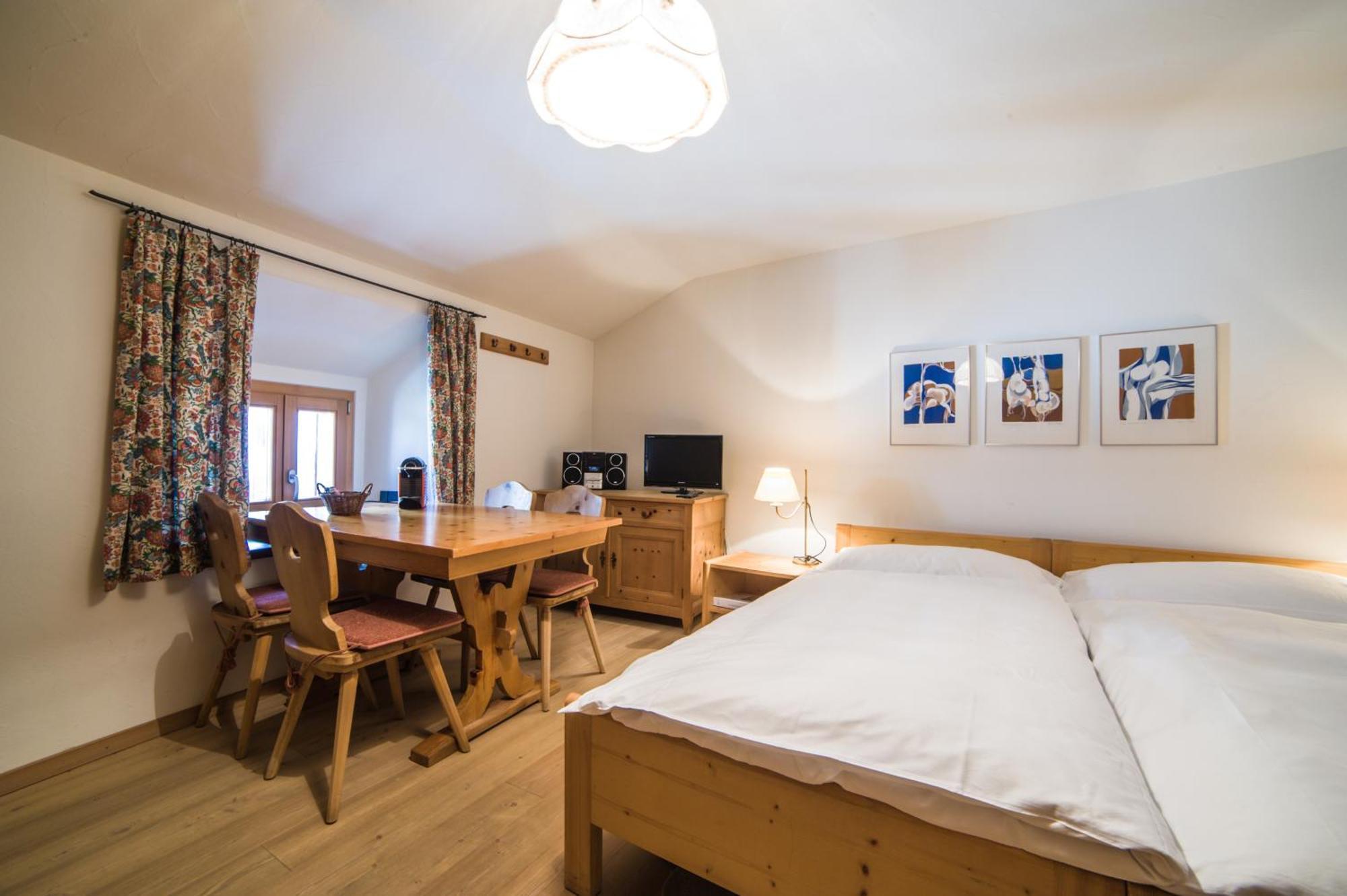 Chesa Michel Apartman Bever Szoba fotó
