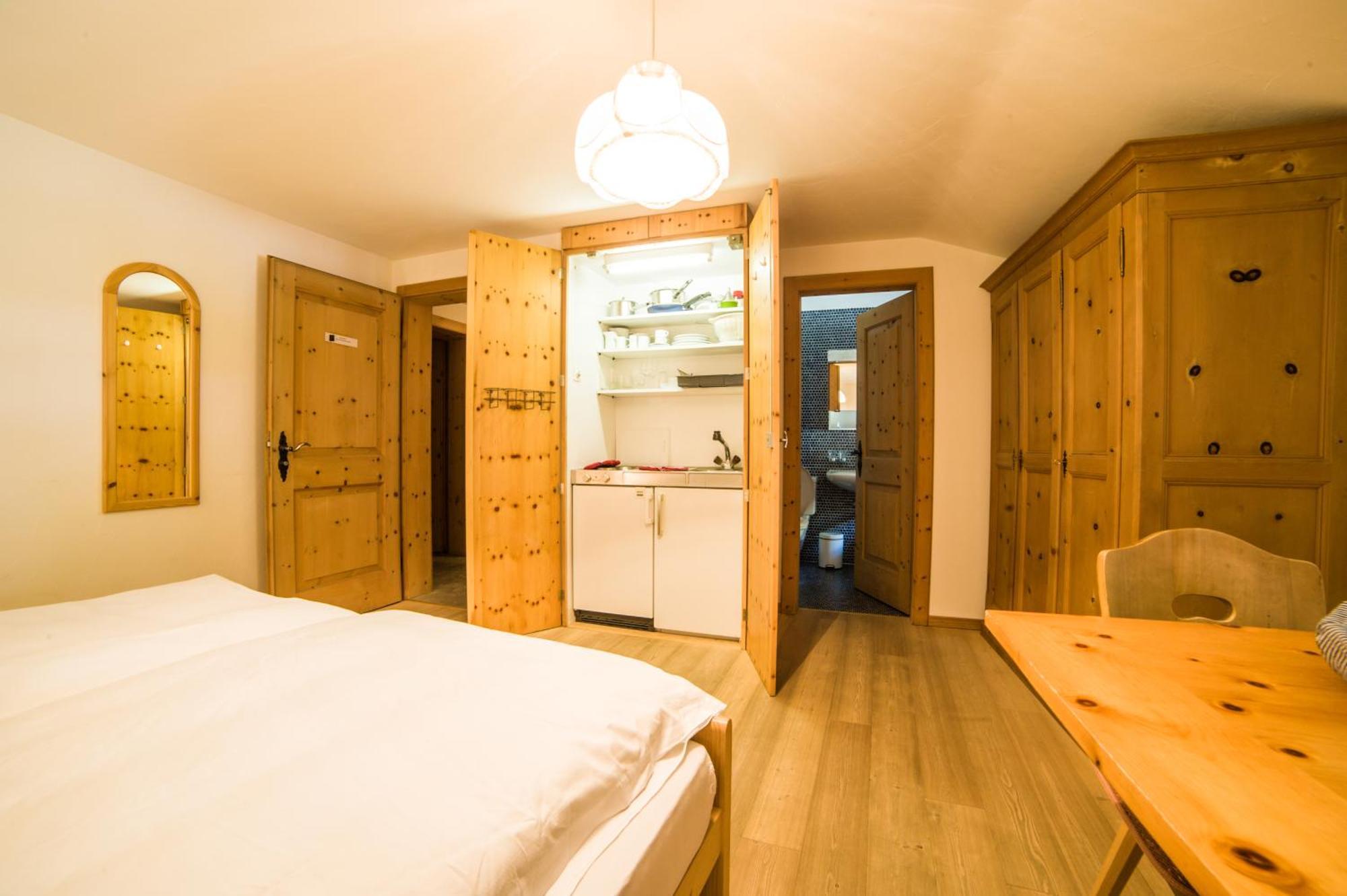 Chesa Michel Apartman Bever Szoba fotó