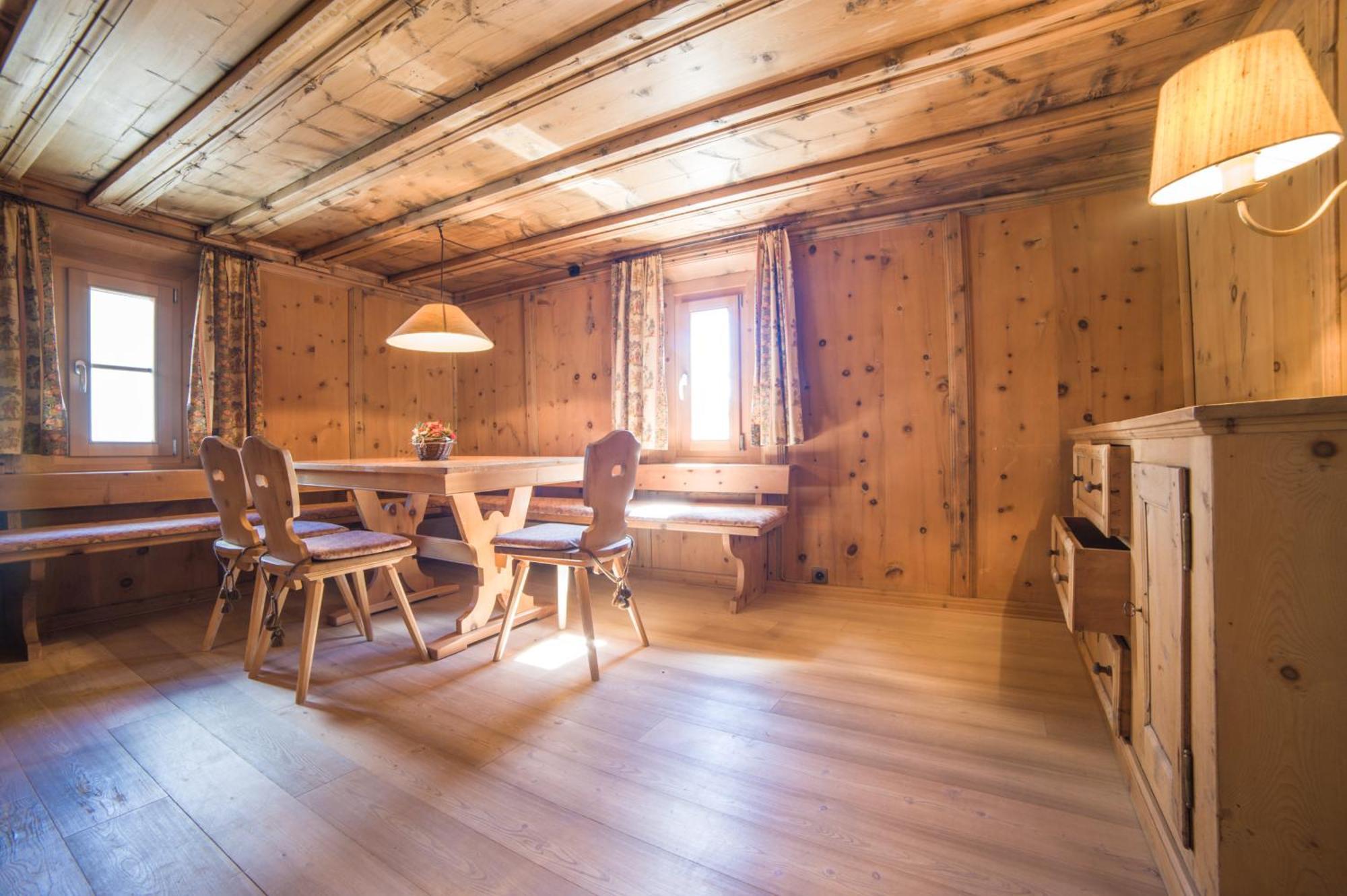 Chesa Michel Apartman Bever Szoba fotó